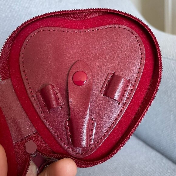 DANIER Genuine Leather Manicure Pouch Zipper Red Heart Mini 4 x 4 Inches, CLEAN - Picture 7 of 13